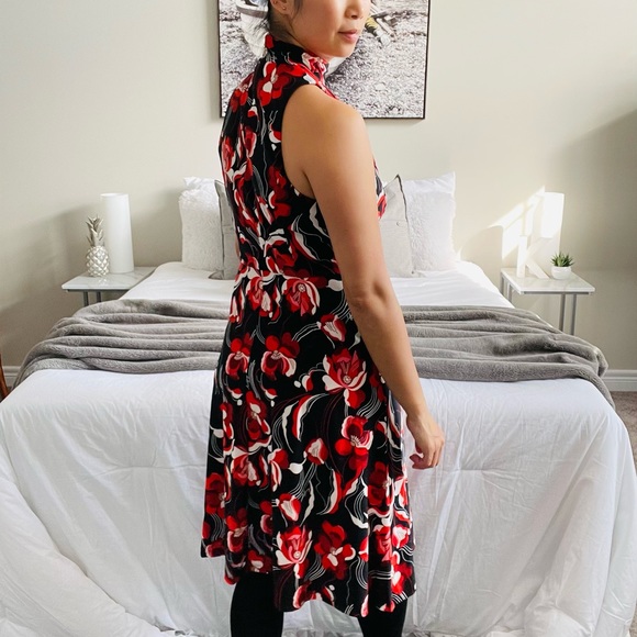 TOMMY HILFIGER Floral A-Line Halter Midi Dress (Black + Red + White, Size: 6) - Picture 4 of 12